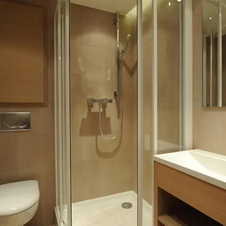 élégant à Village, 3 Chambres, Animaux Acceptés - Fr-1-575-33 Appartement Courchevel